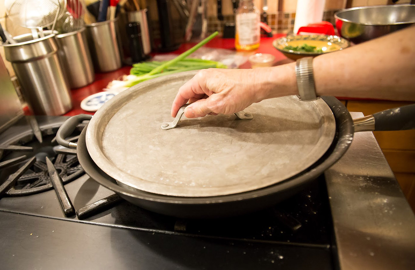 Frying bao